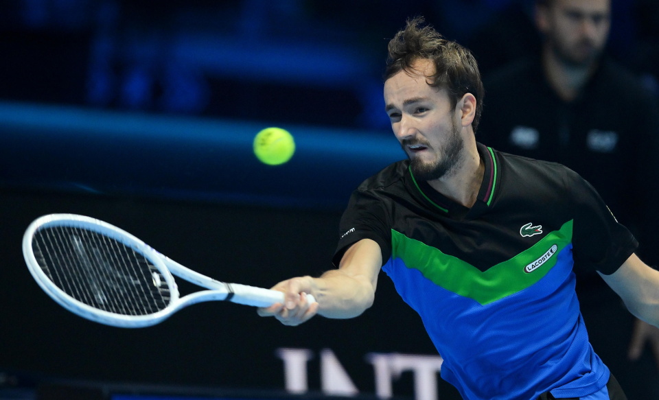 开云体育登录-ATP总决赛完胜美网，兹维列夫统治全场