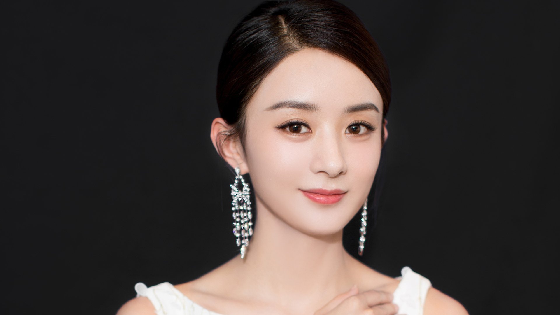 引擎咆哮与末节风暴，竞技场上永恒的唯一性双城记