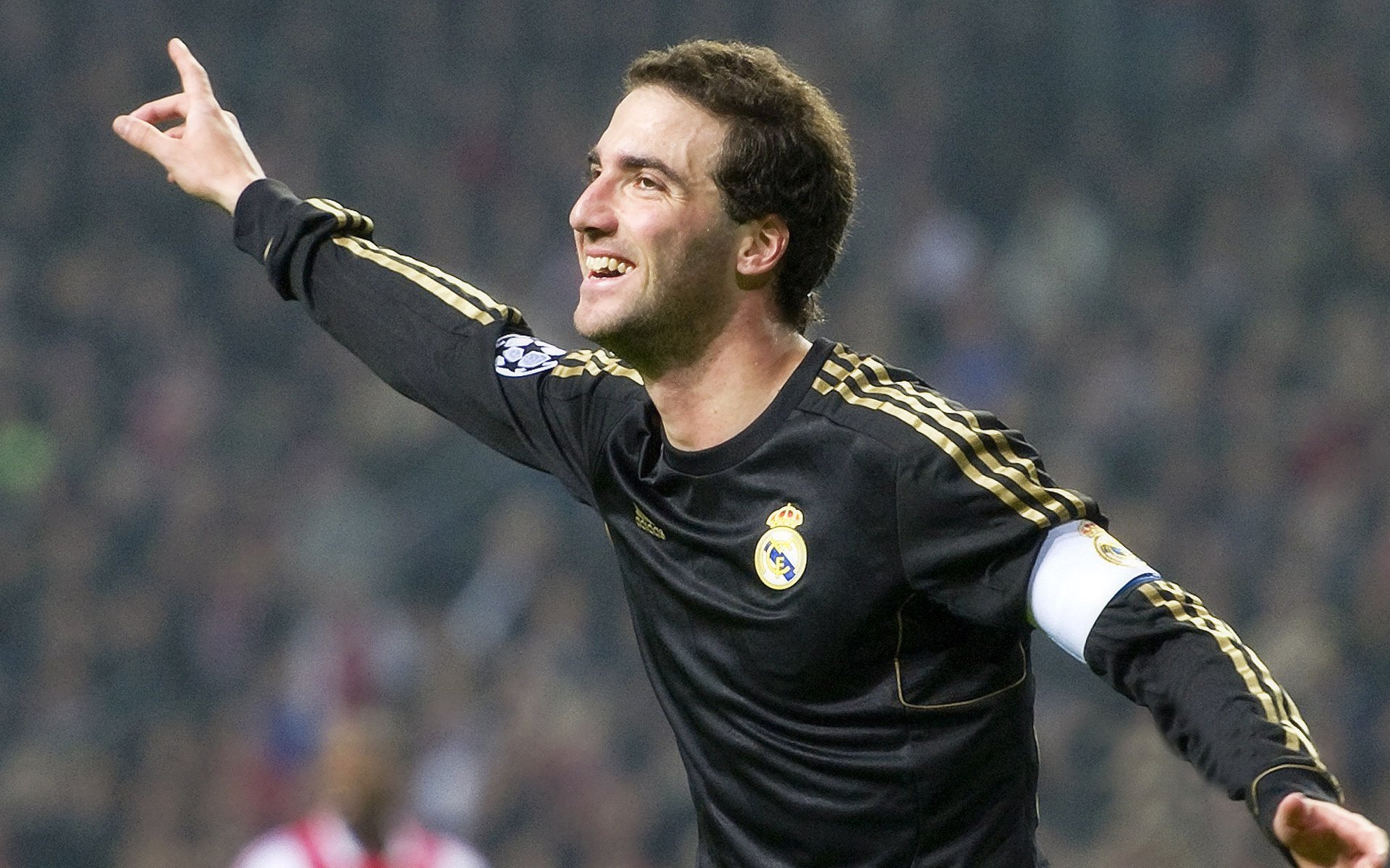 征服的精确度，当巴黎的刀锋粉碎冰岛迷雾，布鲁诺在巴林赛道写下新的统治逻辑