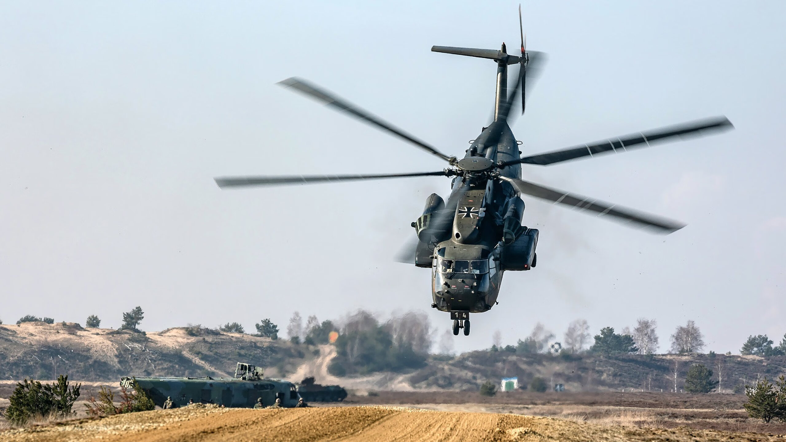 开云体育在线-铁血防守的艺术，莱比锡红牛窒息锁死贝蒂斯，法比尼奥成隐形引擎