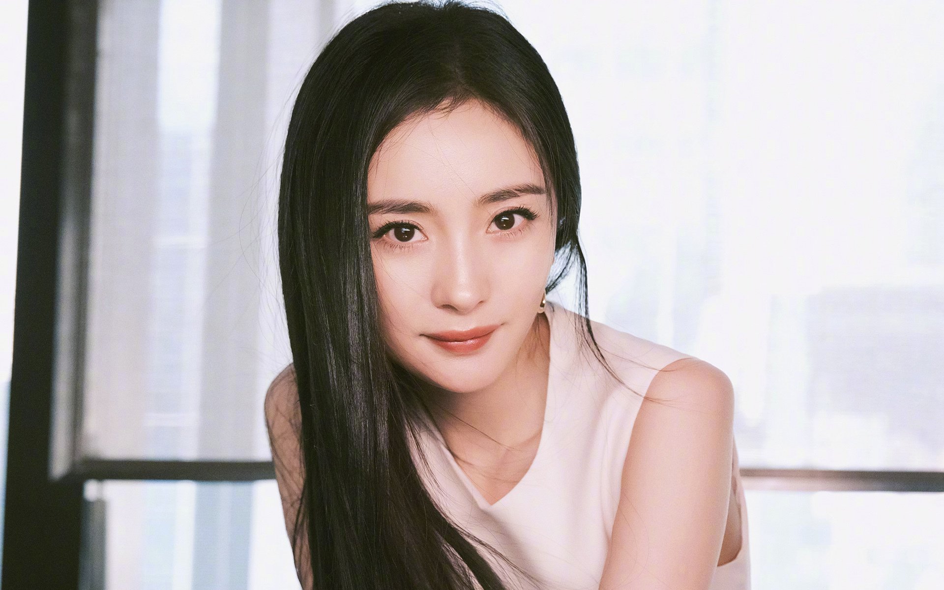 开云体育平台APP-好，根据您的要求，我先为您构思一个富有张力和故事性的文章标题，再展开创作内容